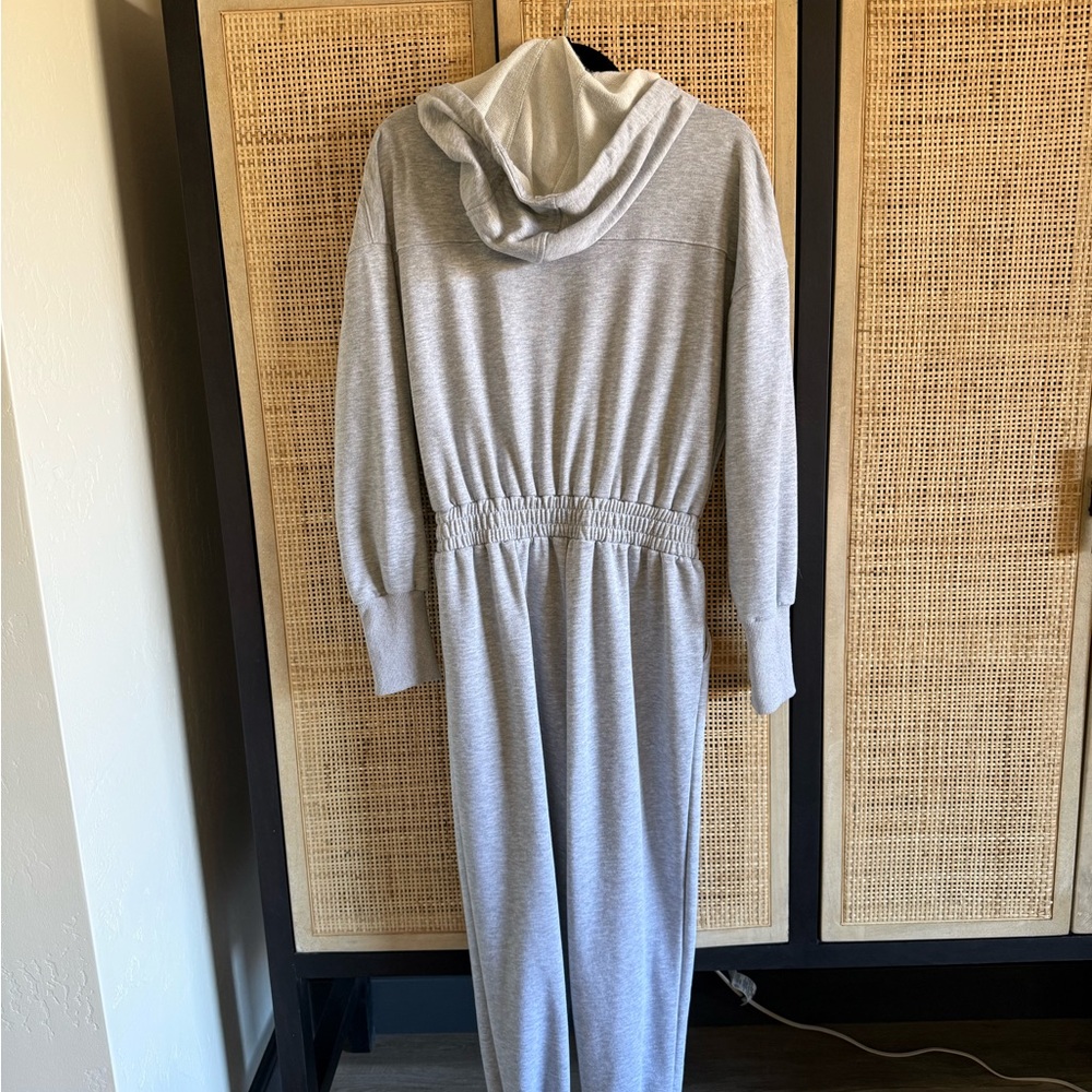 Cozy Gray Women's Hooded Jumpsuit - Picture 3 of 9